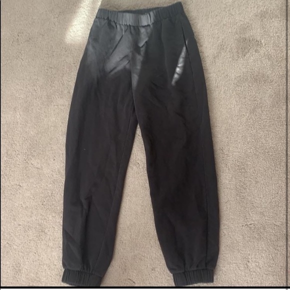 Brandy Melville Pants - Black new brandy sweats